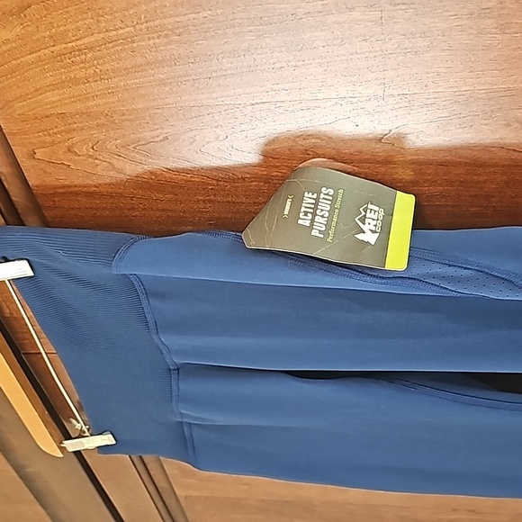 REI Active Pursuits Tight - Picture 2 of 8